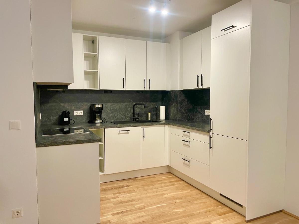 80 M2 - Terrace - Free Parking Apartment Виена Екстериор снимка